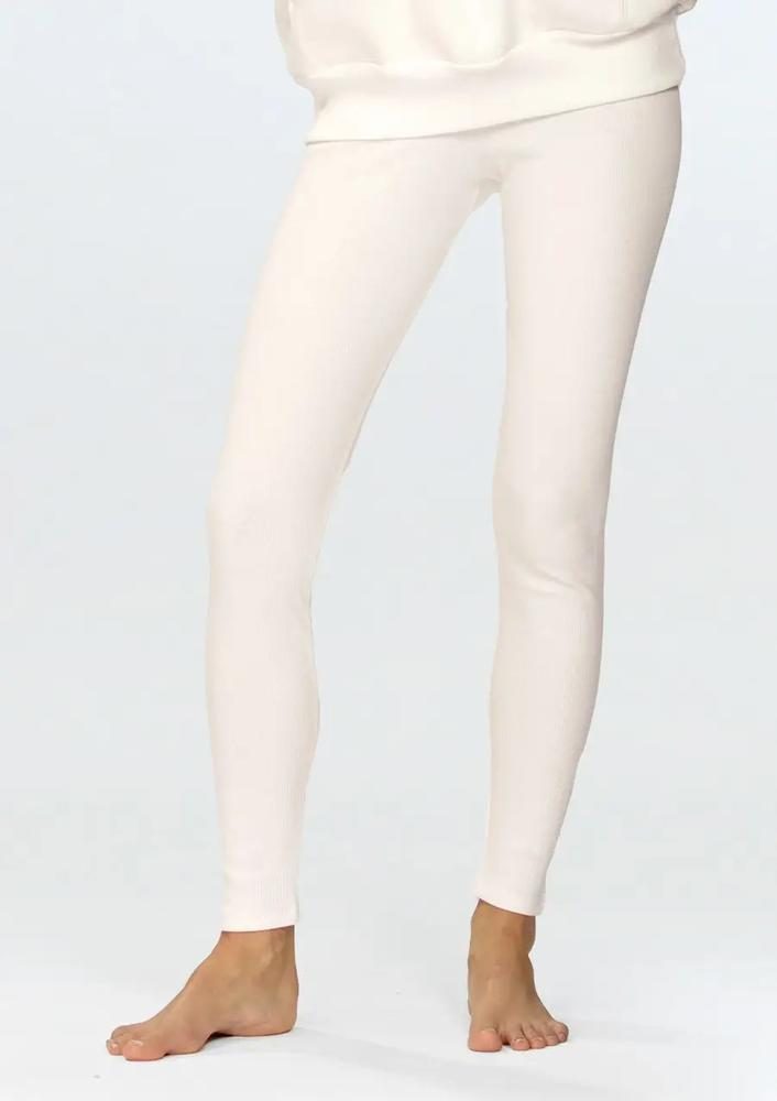 DKAREN LEGGINSY OSEYE