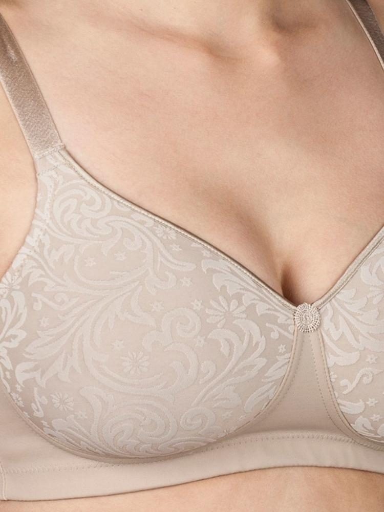 SELENE BIUSTONOSZ INES – POST SURGERY