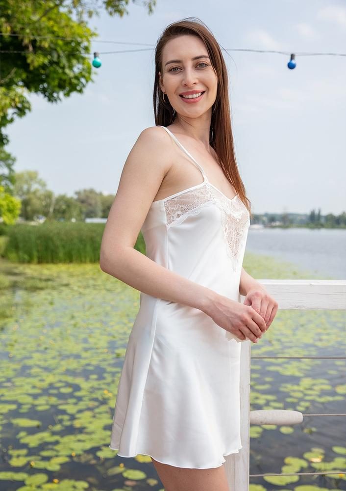 DKAREN HALKA CARLA