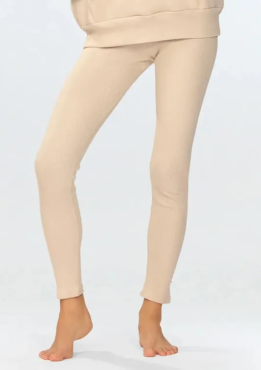 DKAREN LEGGINSY OSEYE