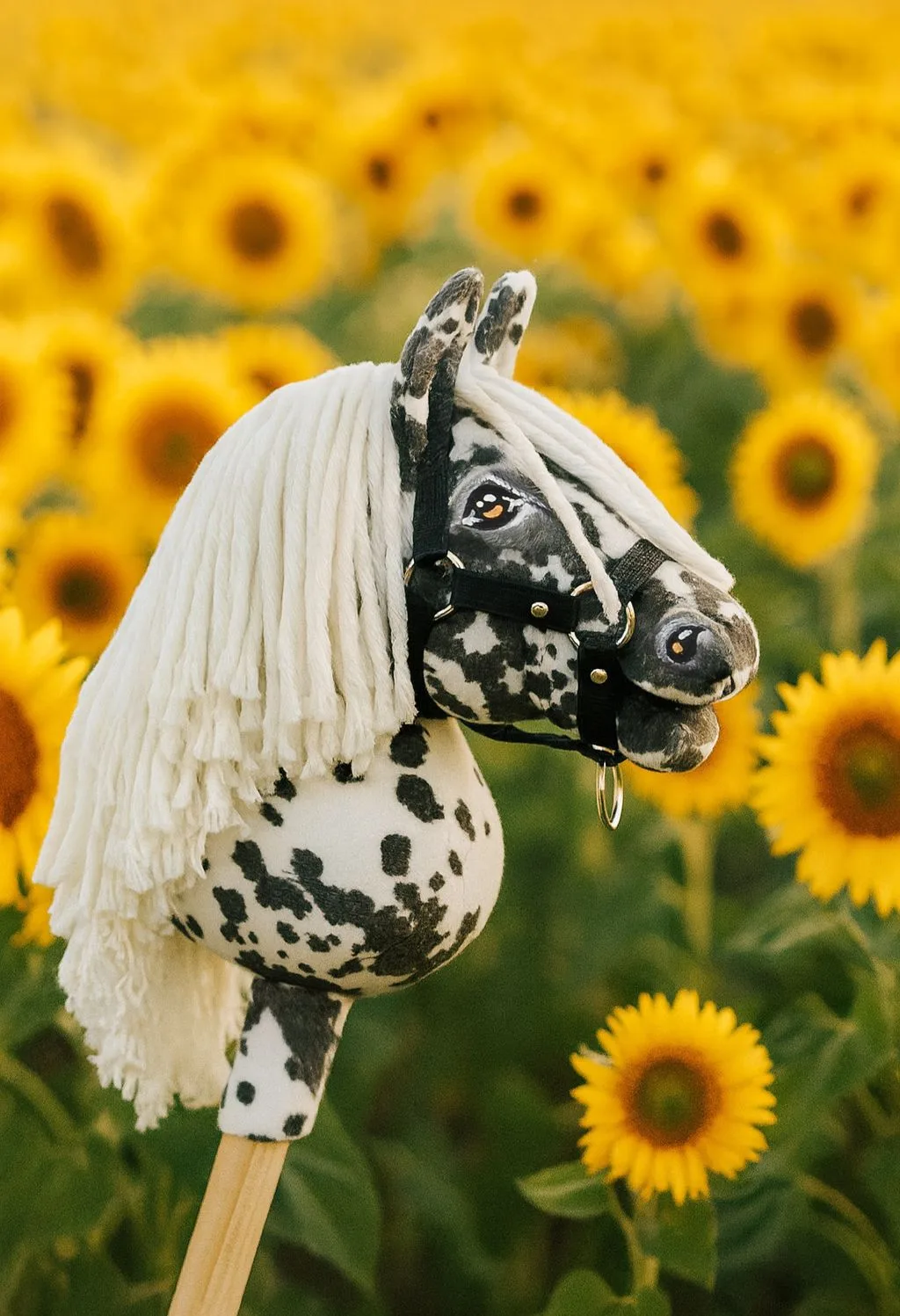 Hobby Horse Mały koń na kiju Premium tarantowaty biało-czarny z białą grzywą A5