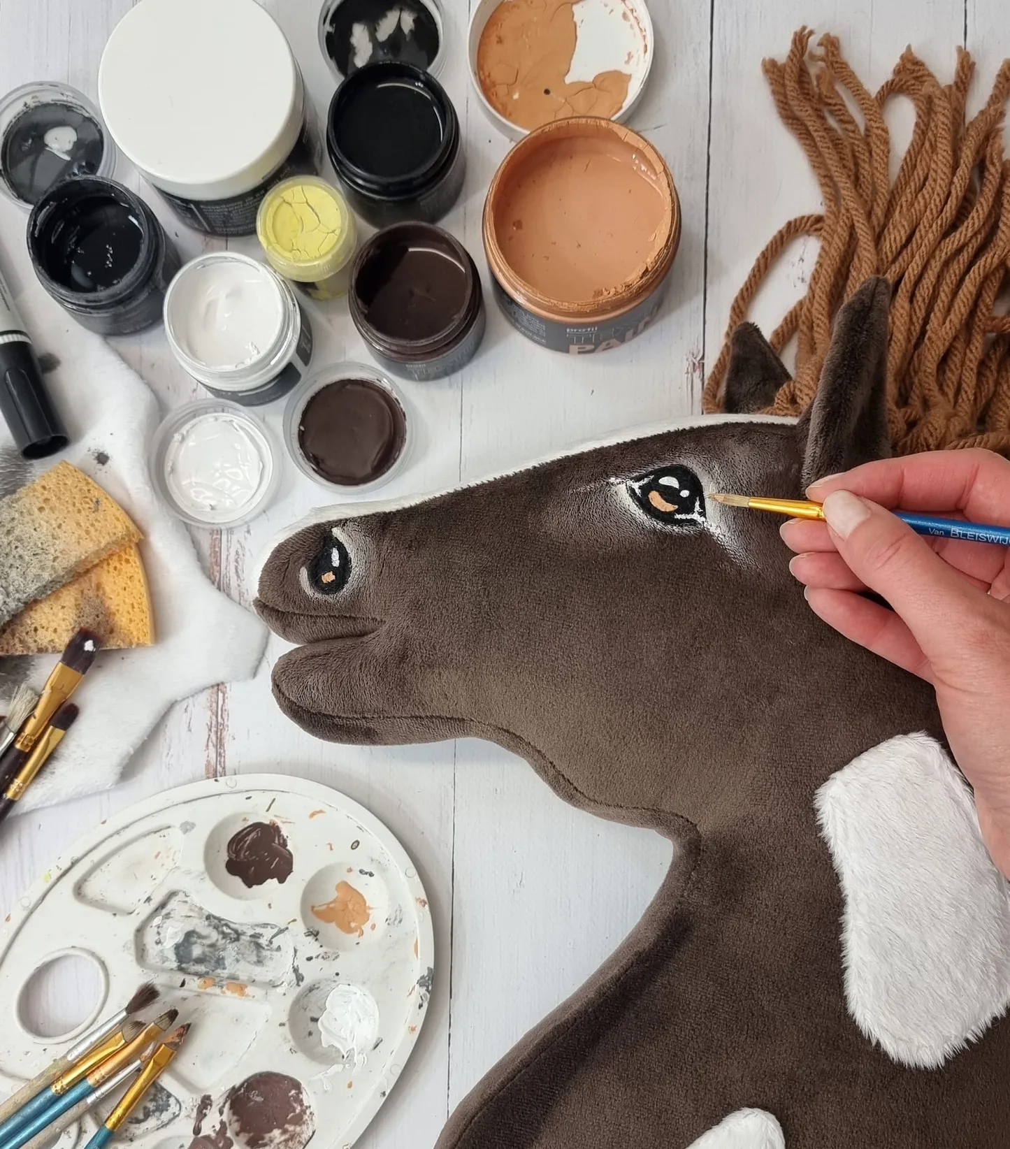 Hobby Horse Duży koń na kiju Premium - western ciemnogniady z brązową grzywą A3
