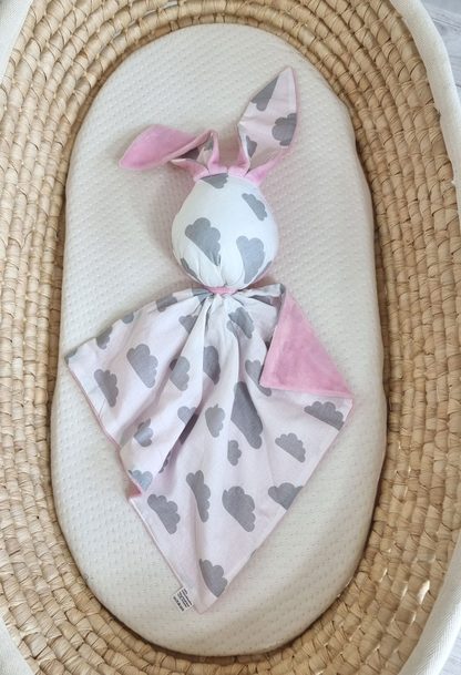 Zając przytulanka DOUDOU dwustronna bawełna i minky - Chmurki szare - różowy