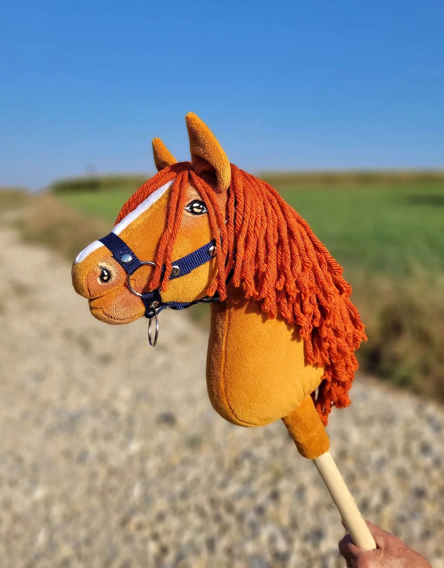 Hobby Horse Średni koń na kiju Premium rudy kasztan A4