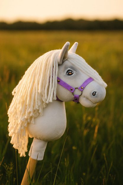 Hobby Horse Mały koń na kiju Premium biały z biała grzywą A5