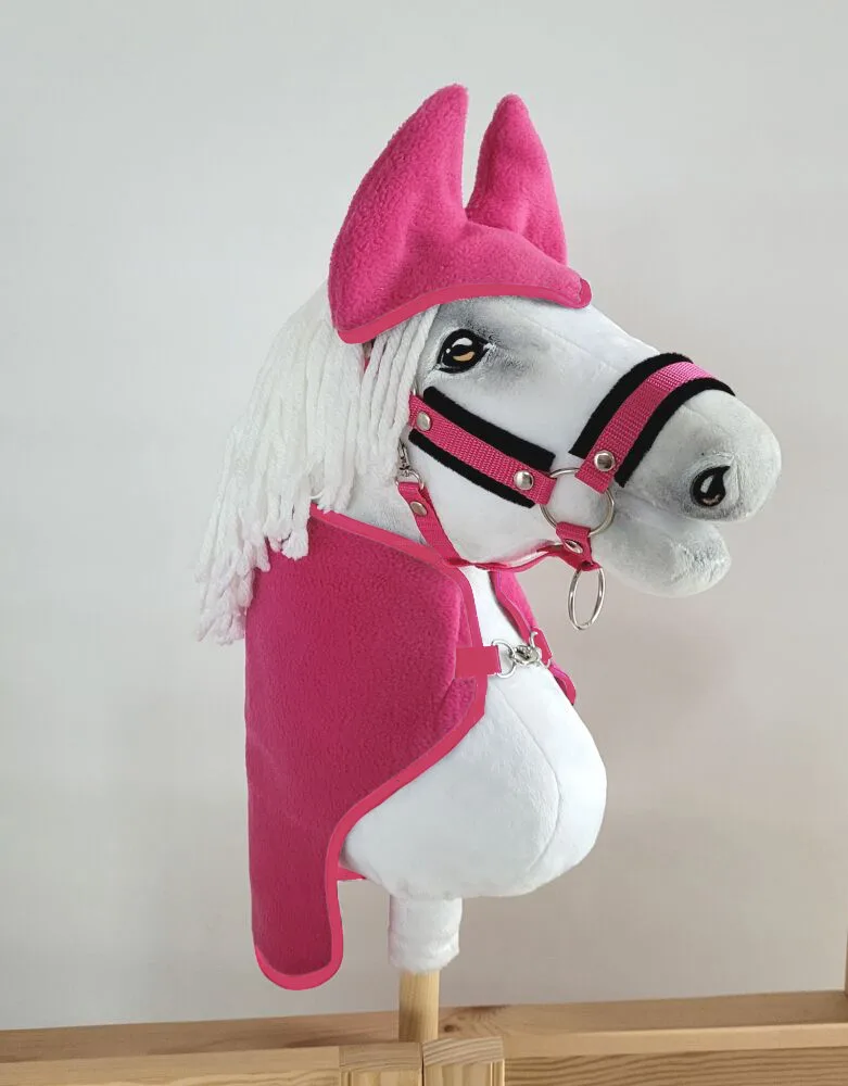 Zestaw dla Hobby Horse uniwersalny A4 i A5: polarowa derka + nauszniki – ciemny róż