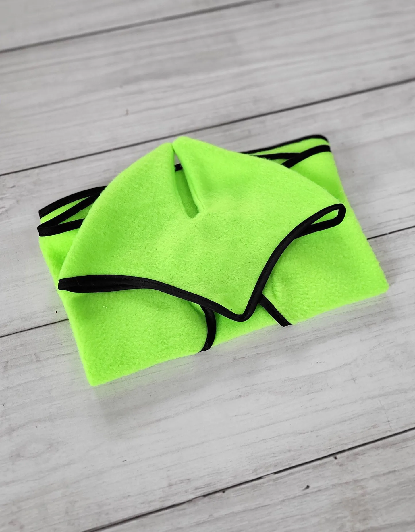 Zestaw dla Hobby Horse uniwersalny A4 i A5: polarowa derka + nauszniki – neon green