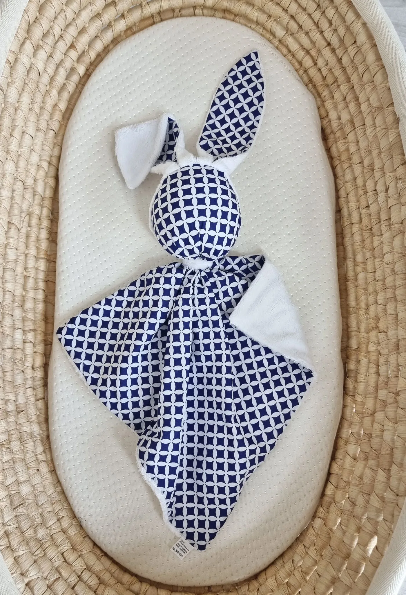 Zając przytulanka DOUDOU dwustronna bawełna i minky - Mini rozeta granatowa - biały