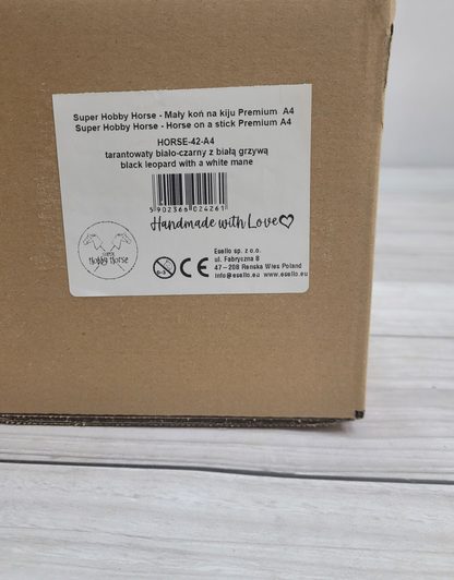 Hobby Horse Średni koń na kiju Premium tarantowaty biało-czarny z białą grzywą A4