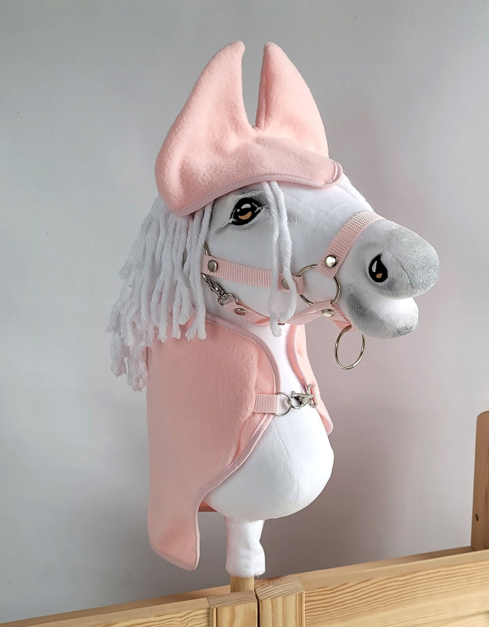 Zestaw dla Hobby Horse uniwersalny A4 i A5: polarowa derka + nauszniki – pudrowy róż