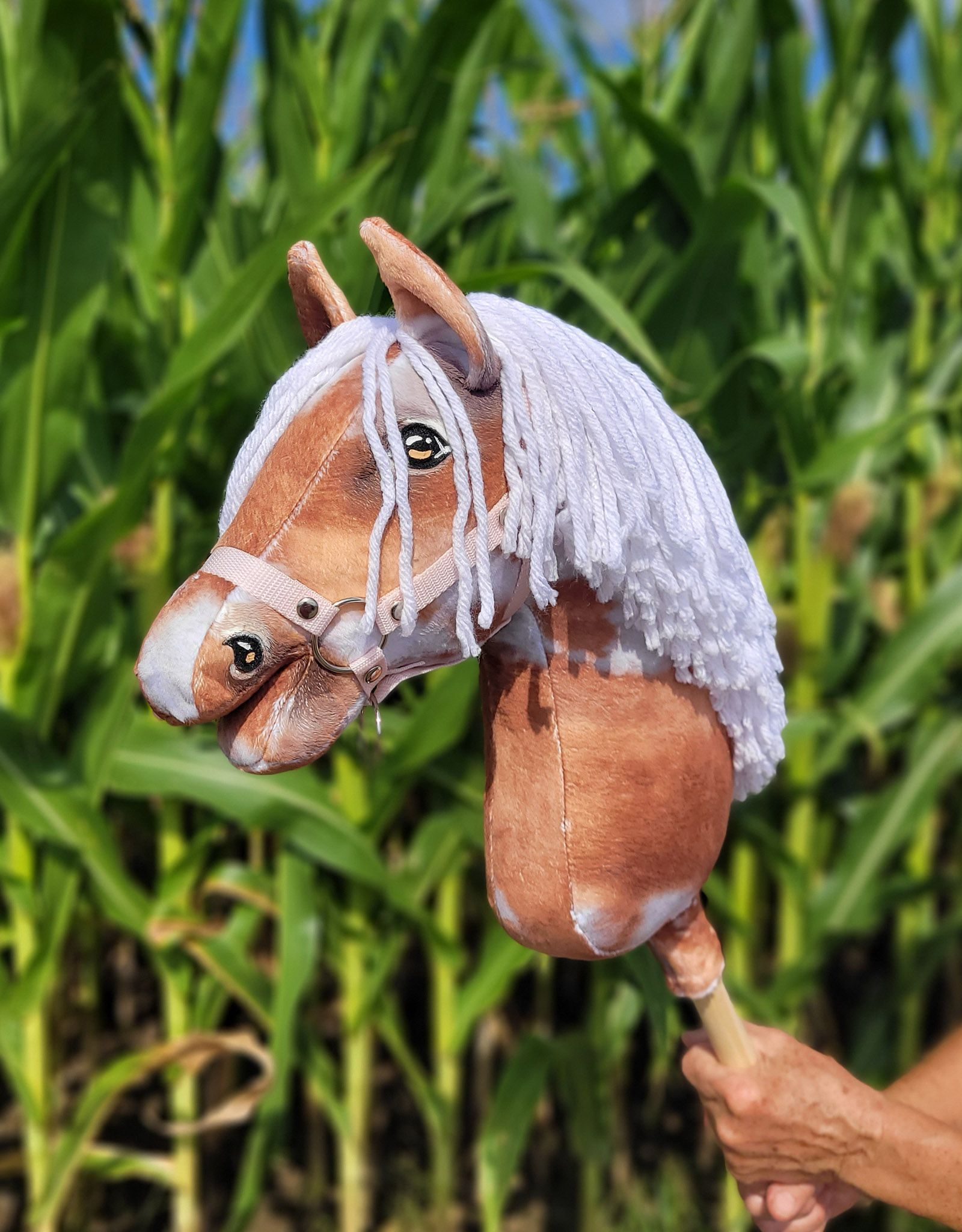 Hobby Horse Duży koń na kiju Premium - srokaty tobiano z białą grzywą A3