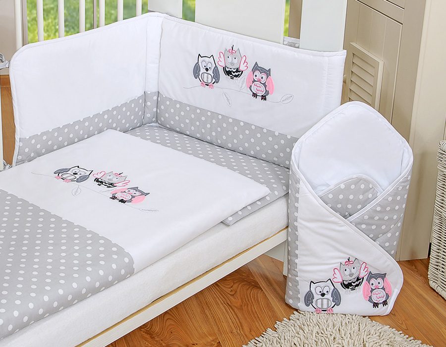 Komplet pościeli dla dzieci 135x100cm z ochraniaczem 3-cz Sówki szare z haftem szaro-różowym
