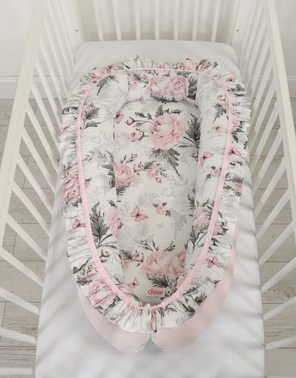 Kokon niemowlęcy kojec otulacz Premium z falbanką - Romantic peonies