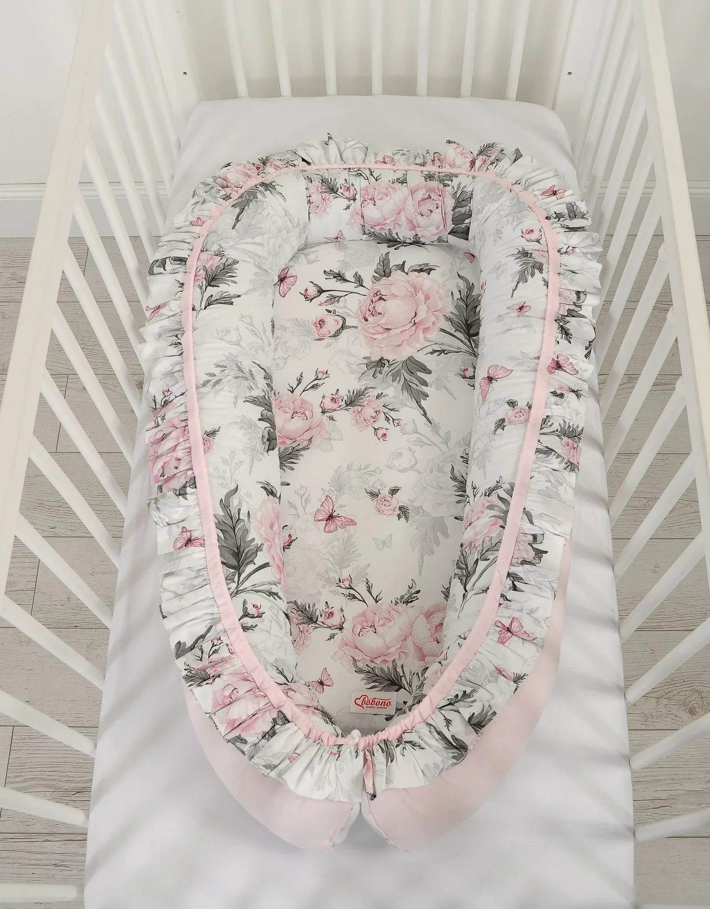 Kokon niemowlęcy kojec otulacz Premium z falbanką - Romantic peonies