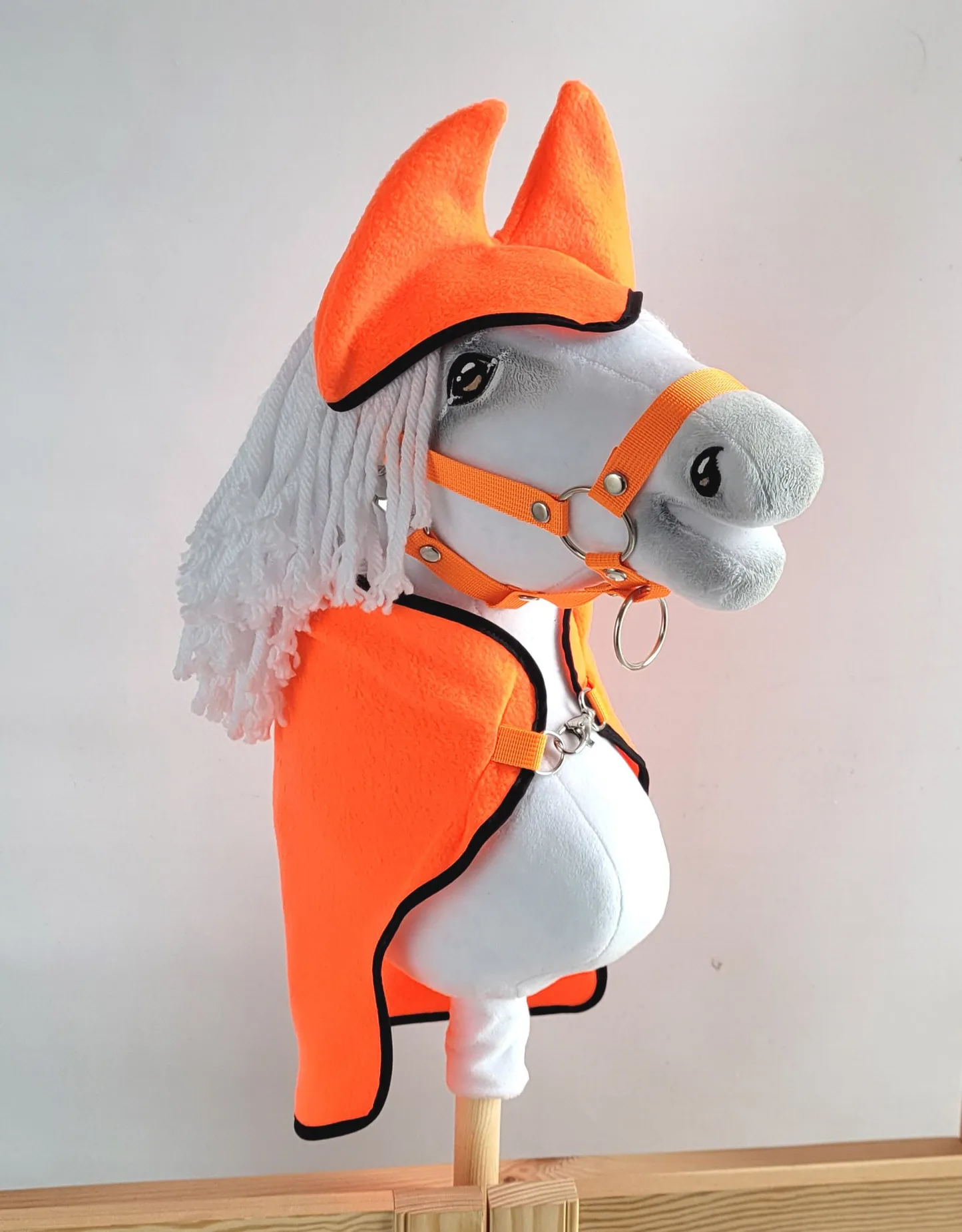 Zestaw dla Hobby Horse uniwersalny A4 i A5: polarowa derka + nauszniki – neon orange