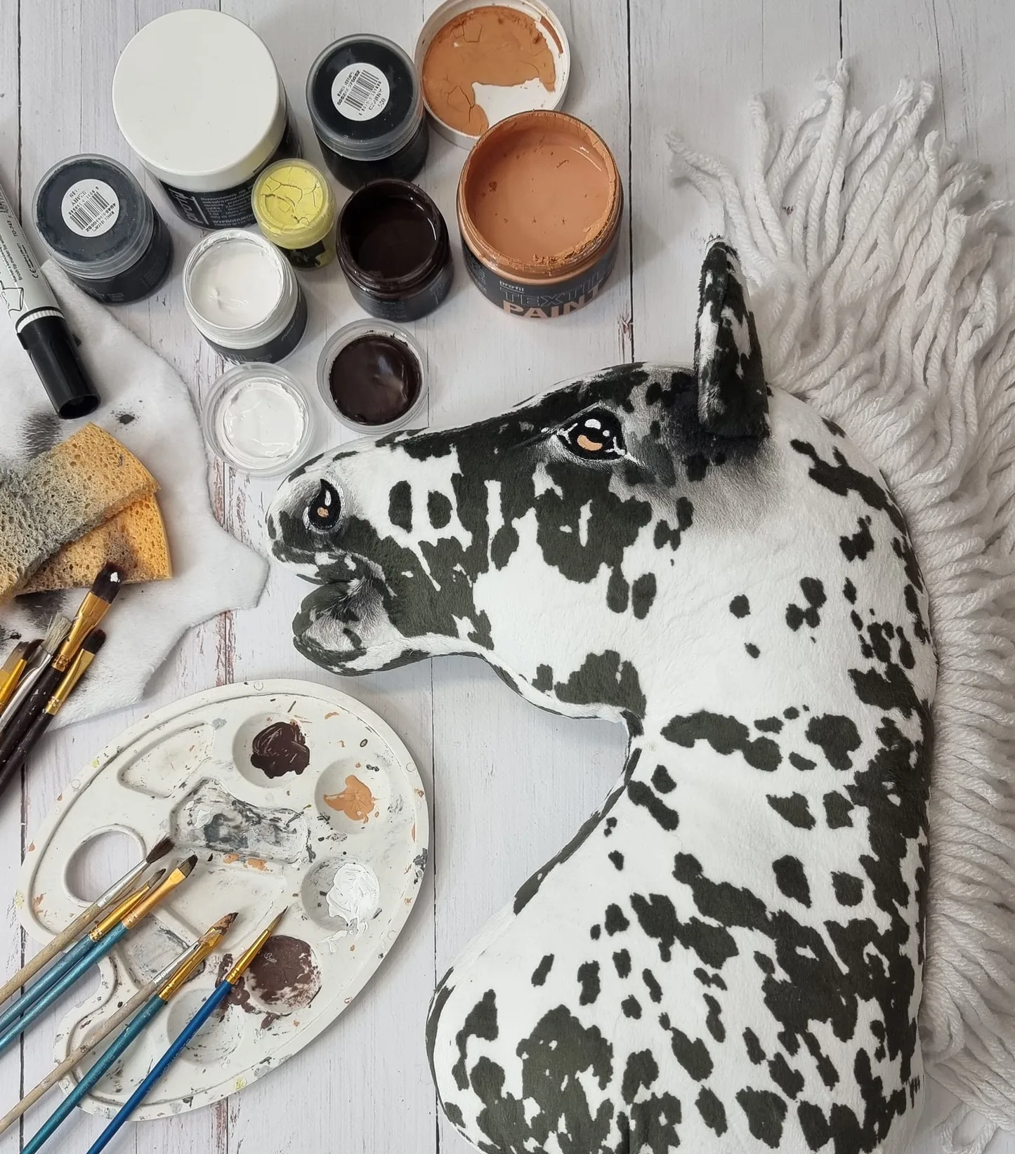 Hobby Horse Duży koń na kiju Premium - tarantowaty biało-czarny z białą grzywą A3