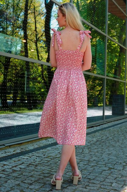 MERRIBEL GRETA LETNIA ZWIEWNA SUKIENKA ZA KOLANO